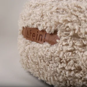 Hundebett Bouclé Sand: Perfekt für kalte Wintertage